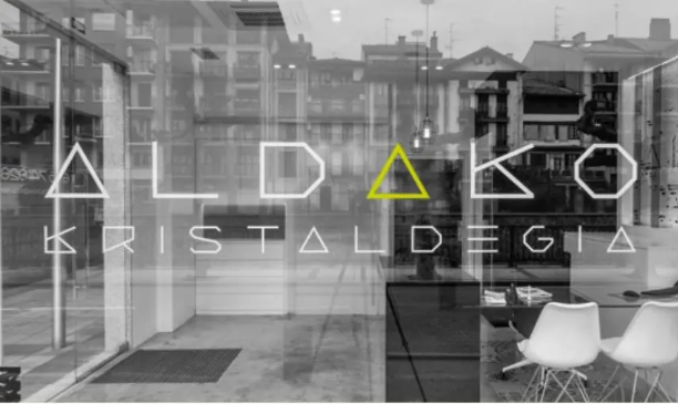 ALDAKO KRISTALDEGIA