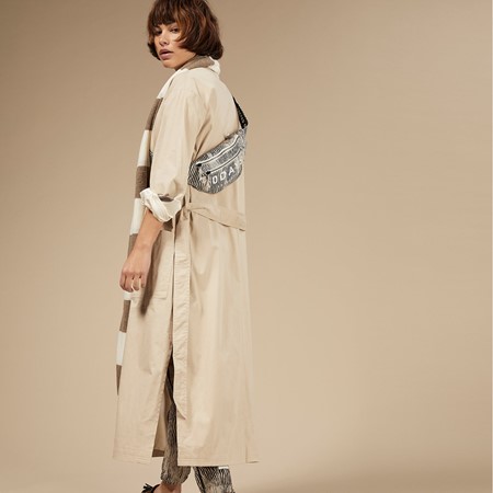 TRENCH COAT